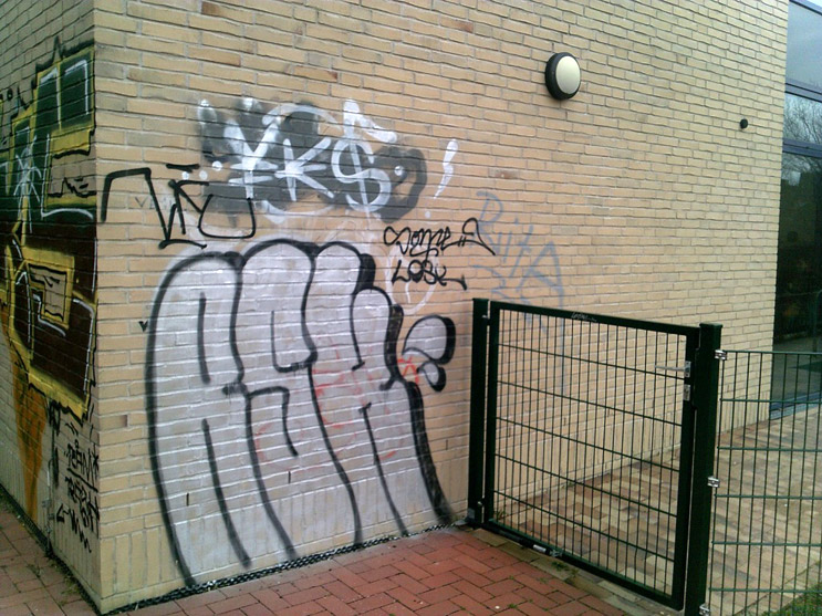 Graffitientfernung vorher